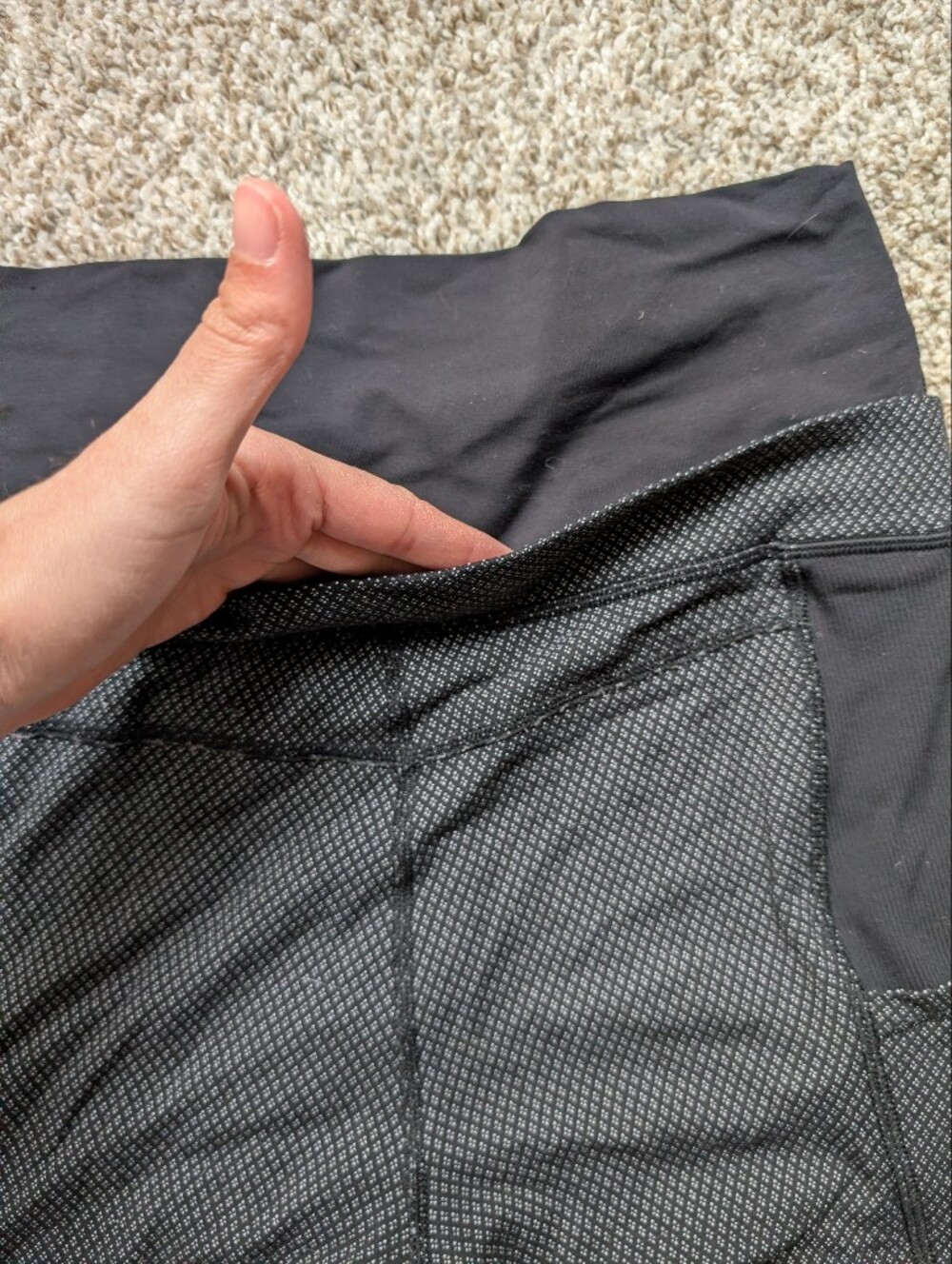 Lululemon Black Leggings With Micro Diamond‎ Design Women's Sz 6 Leg Pockets - Picture 6 of 10